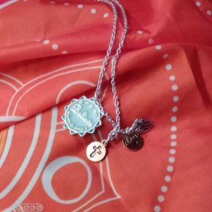 N.w.t. 16" necklace with 4 pendants " believe " &3" ext free 🚢 🚚!